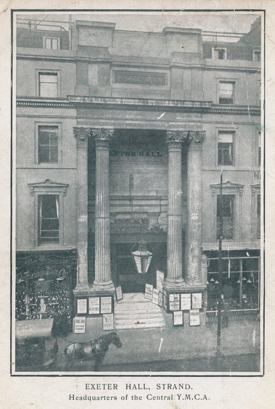 Exeter Hall, Strand, sede centrale della YMCA centrale da English Photographer