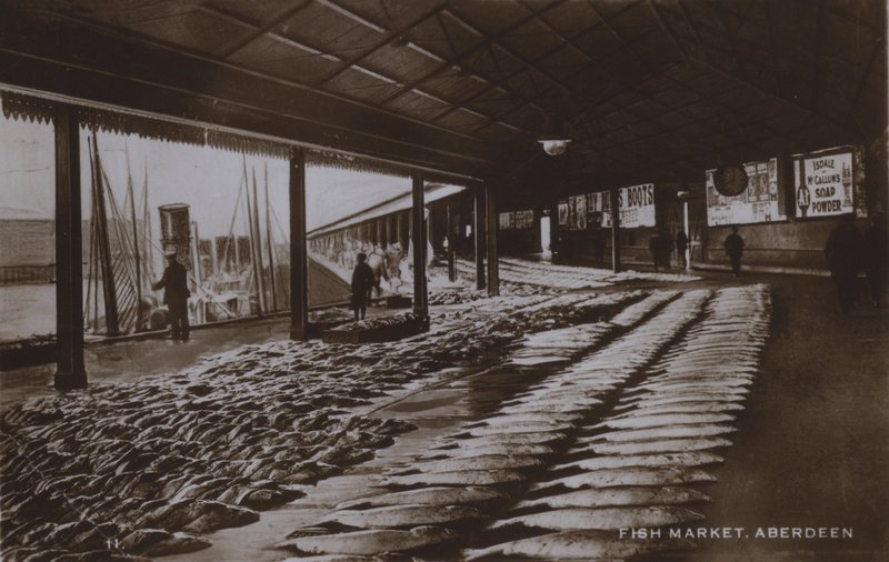 Mercato del pesce, Aberdeen, Scozia da English Photographer
