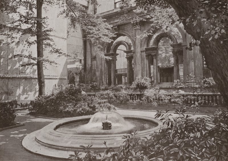 Corte del giardino, Banca d