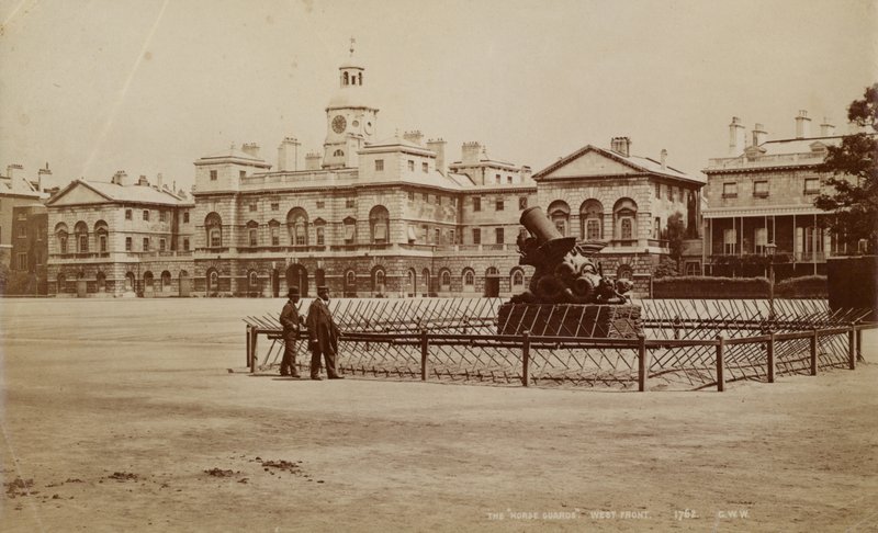 Vista generale della Horse Guards Parade da English Photographer