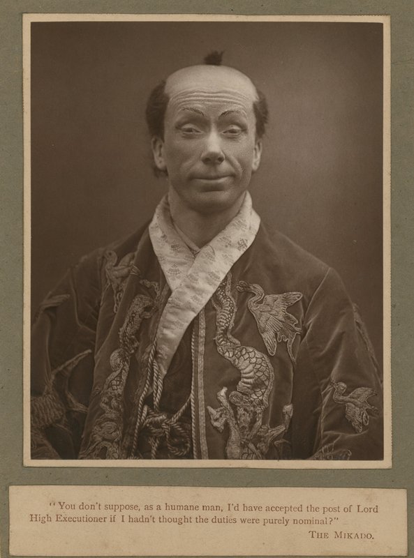 George Grossmith come Ko-Ko in The Mikado da English Photographer