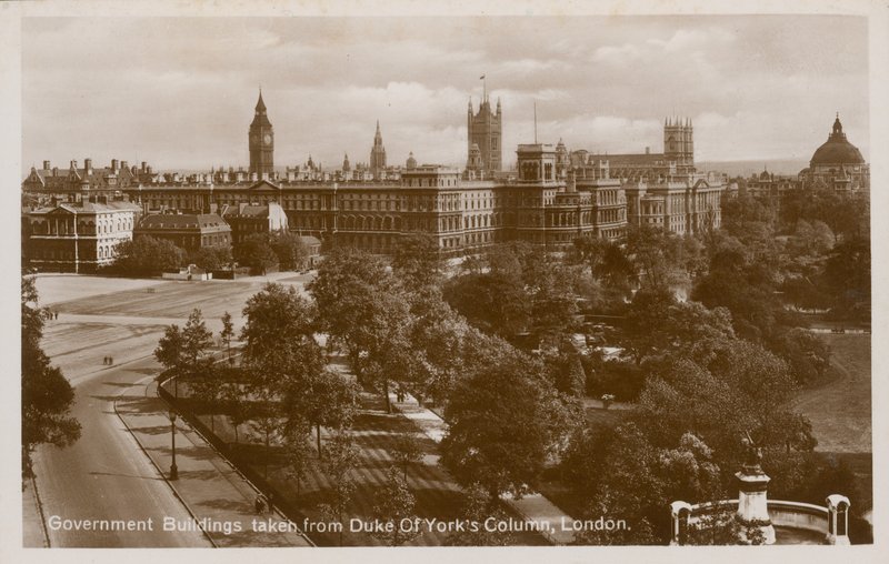 Edifici Governativi visti dalla Colonna del Duca di York, Londra da English Photographer