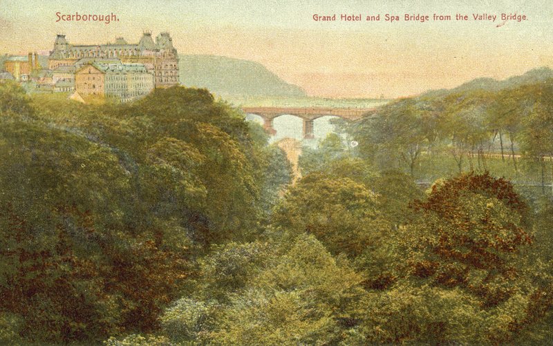 Grand Hotel e ponte, Scarborough da English Photographer