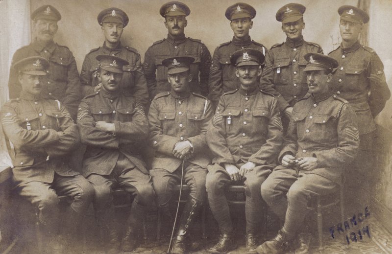 Gruppo di soldati inglesi, Prima Guerra Mondiale, Francia 1917 (foto in bianco e nero) da English Photographer