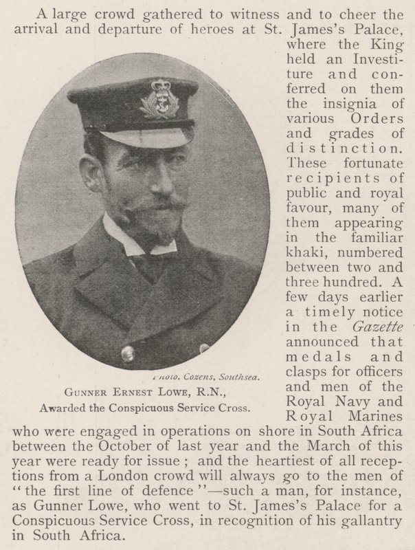 Artigliere Ernest Lowe, RN, insignito della Croce di Servizio Conspicuo da English Photographer