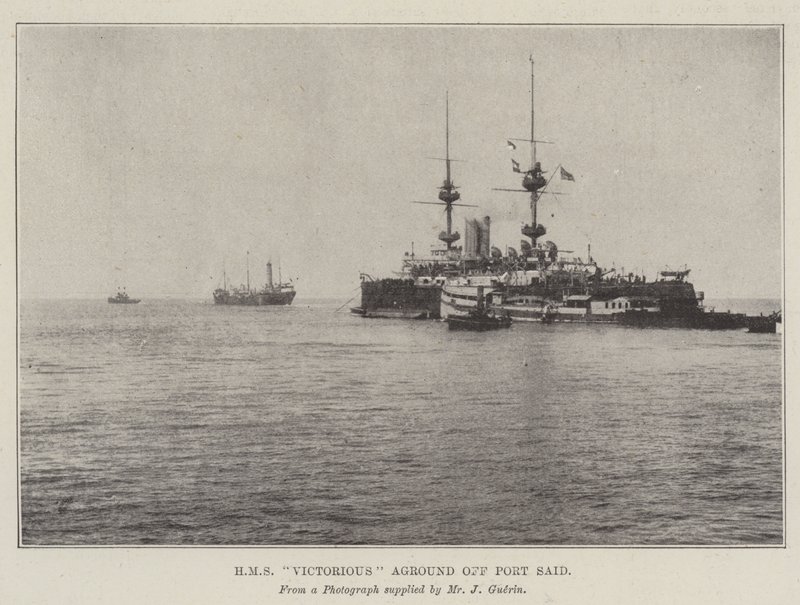 HMS Victorious incagliata al largo di Port Said da English Photographer