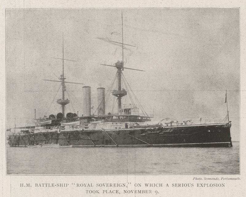 La nave da battaglia HM Royal Sovereign, su cui si è verificata una grave esplosione, 9 novembre da English Photographer