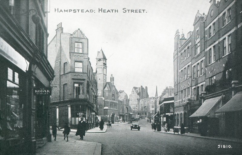 Heath Street a Hampstead da English Photographer