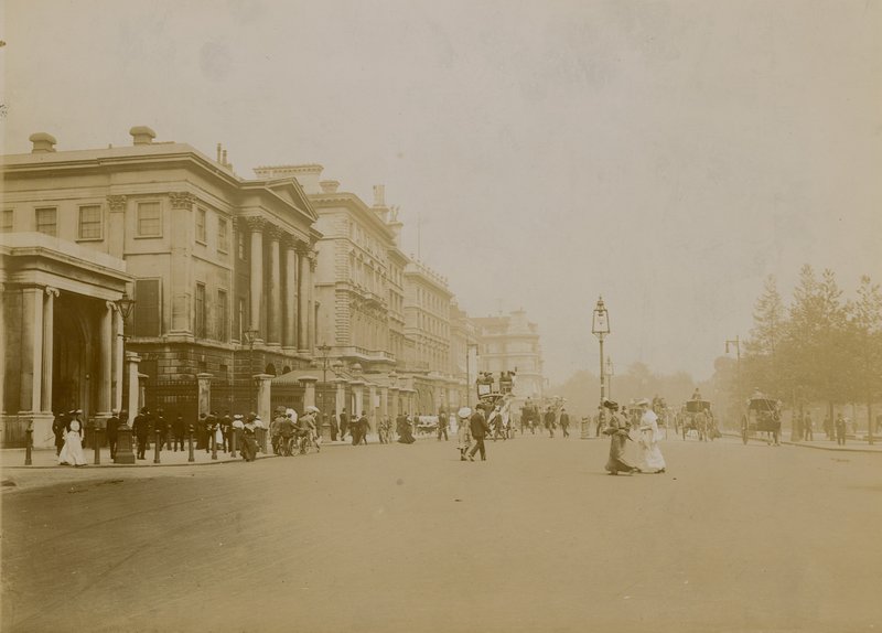 Hyde Park Corner e Piccadilly, Londra da English Photographer