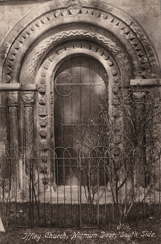 Chiesa di Iffley, Porta Normanna, Lato Sud da English Photographer