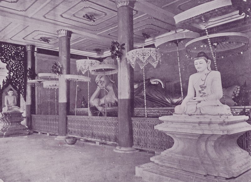 Dentro la Pagoda, Rangoon da English Photographer