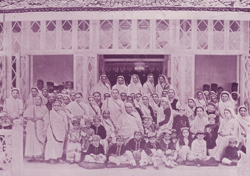 Cerimonia di investitura Navjoti a casa di Sir Dinshaw Petit, Baronet da English Photographer