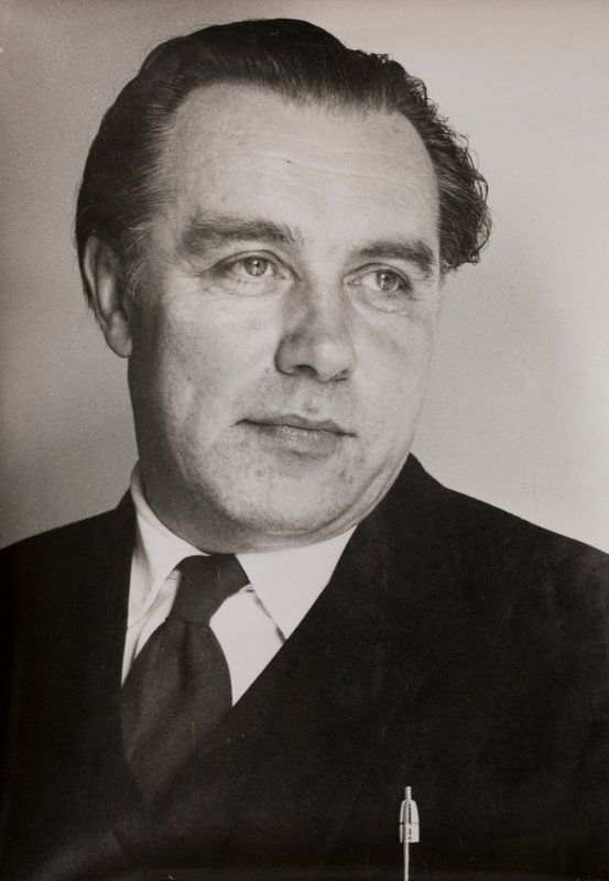 Jerzy Faczynski, architetto polacco rifugiato in Gran Bretagna nel 1941 (foto in b/n) da English Photographer