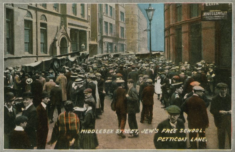 Jews Free School, Middlesex Street, Petticoat Lane, Londra da English Photographer