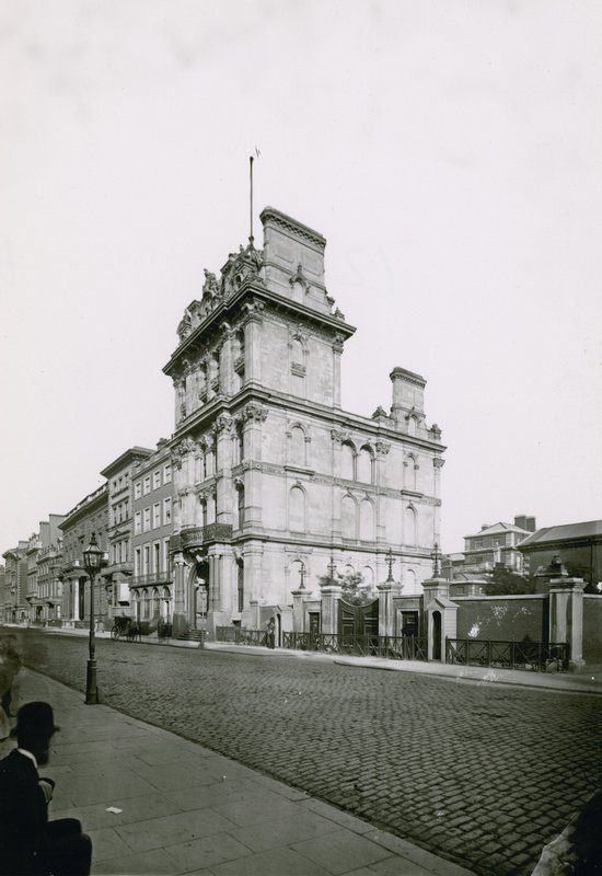 Junior Naval and Military Club, Londra da English Photographer