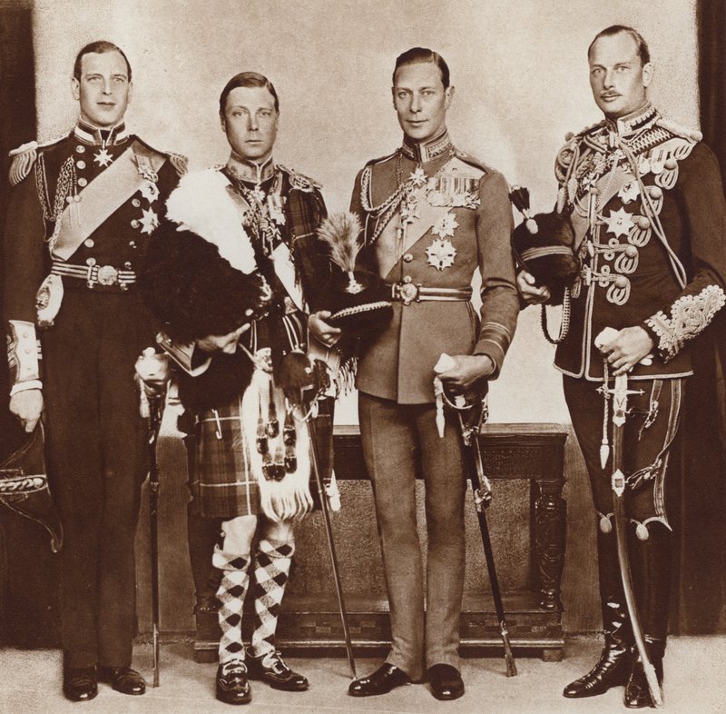 Re Edoardo VIII (secondo da sinistra) e i suoi fratelli da English Photographer