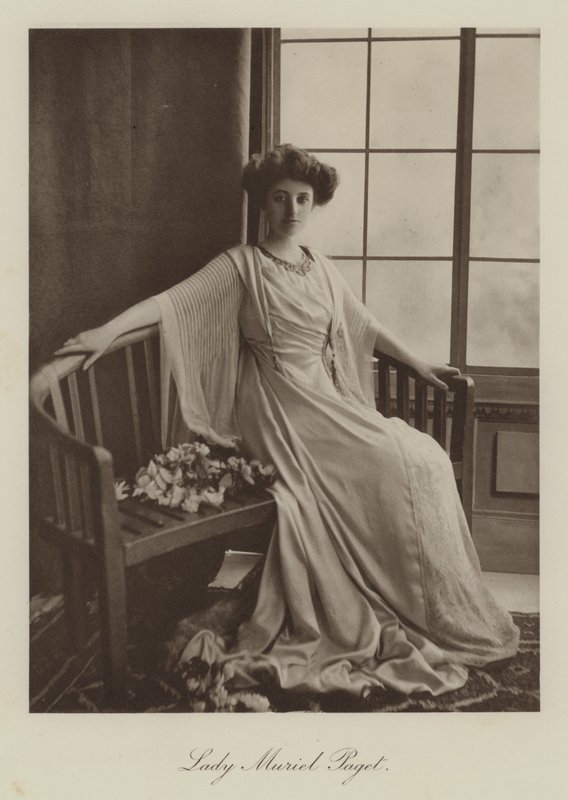 Lady Muriel Paget (foto b/n) da English Photographer