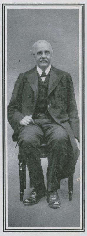 Il patrocinatore di Lady Nancy Astor, Gerald Balfour da English Photographer