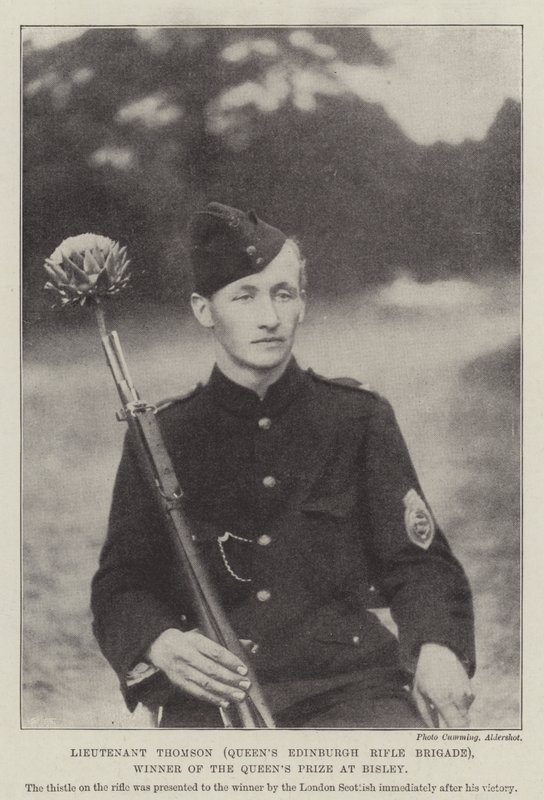 Tenente Thomson (Queens Edinburgh Rifle Brigade), vincitore del Queens Prize a Bisley da English Photographer