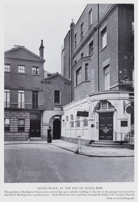 Londra: Savile Place, alla fine di Savile Row da English Photographer