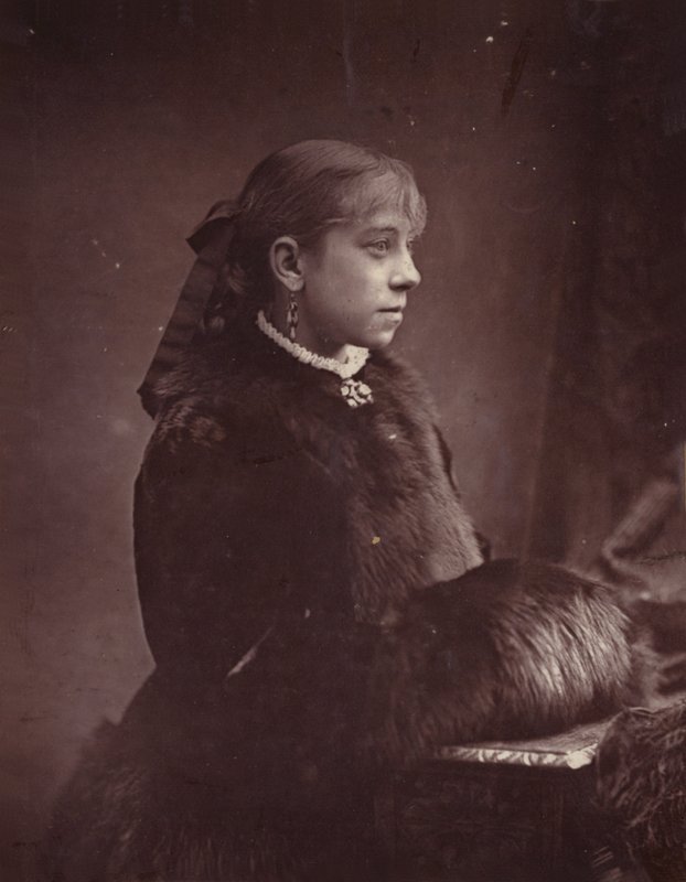 Madlle Sara da English Photographer