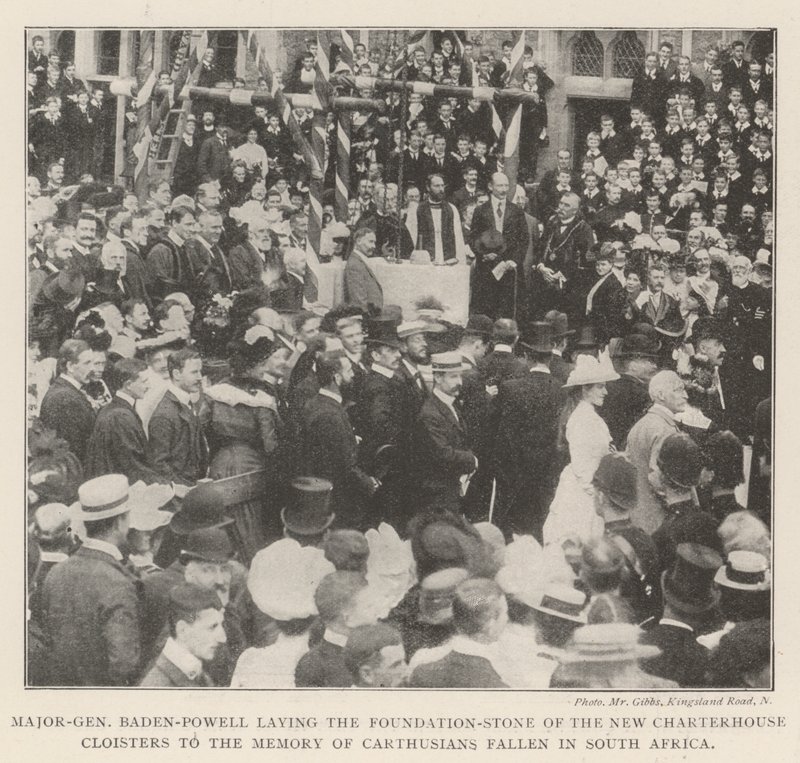 Il maggiore generale Baden-Powell posa la prima pietra dei nuovi chiostri della Charterhouse in memoria dei certosini caduti in Sudafrica da English Photographer