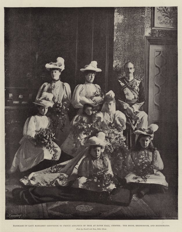 Matrimonio di Lady Margaret Grosvenor con il principe Adolphus di Teck a Eaton Hall, Chester, la sposa, lo sposo e le damigelle da English Photographer