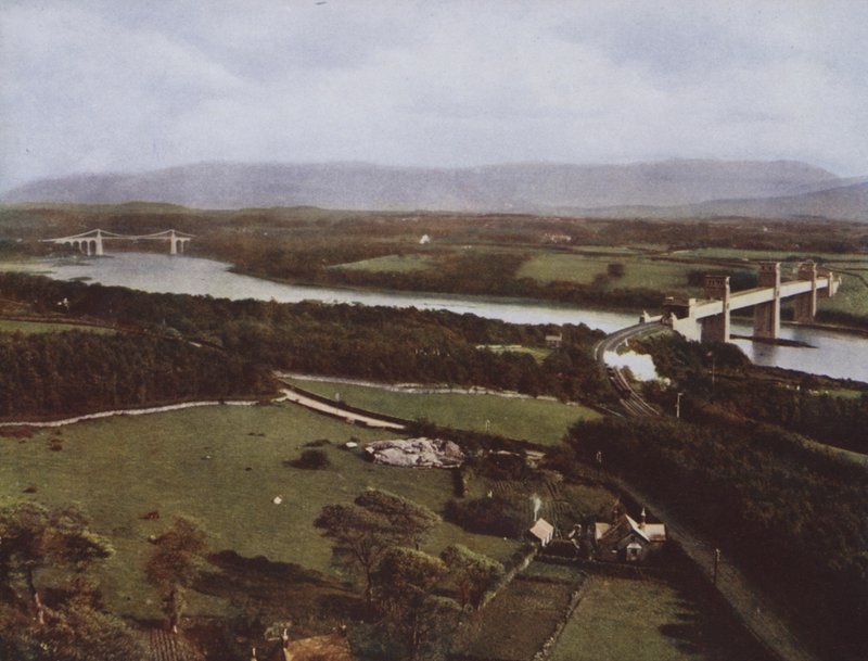 Stretto di Menai dalla Colonna di Anglesey da English Photographer