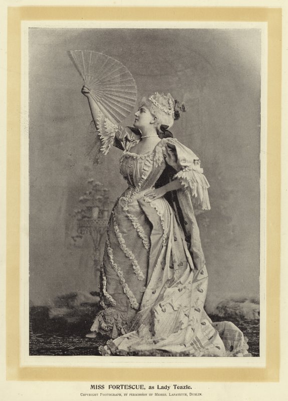 Miss Fortescue, come Lady Teazle da English Photographer