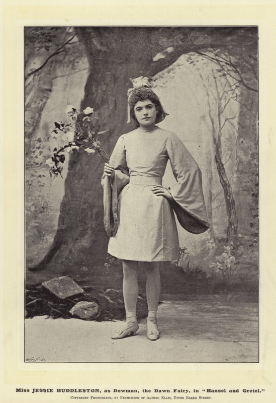 Miss Jessie Huddleston, come Dewman, la Fata dell