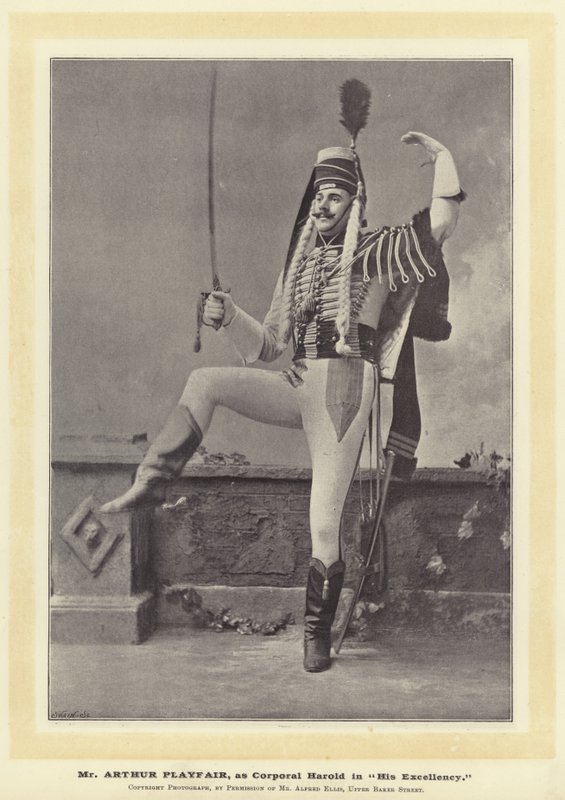 Mr Arthur Playfair, come Corporal Harold in His Excellency da English Photographer