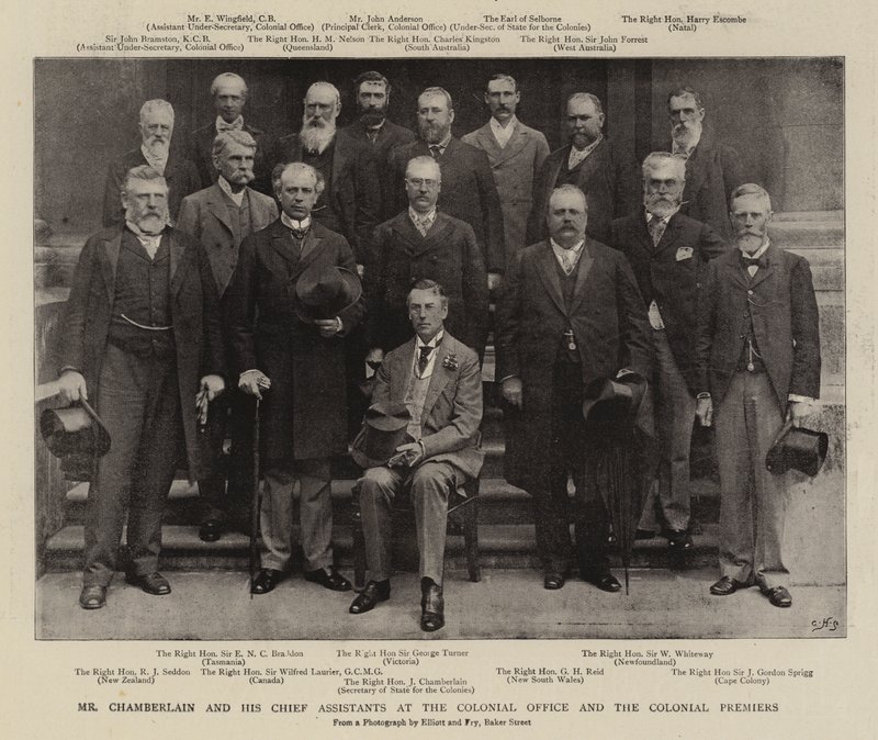 Mr Chamberlain e i suoi principali assistenti all