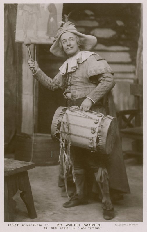 Mr Walter Passmore, Seth Lewis in Lady Tatters da English Photographer
