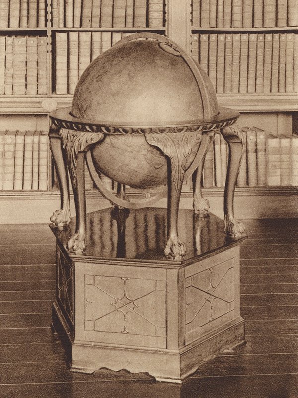 Oxford: Oriel College, un globo del diciottesimo secolo nella biblioteca da English Photographer