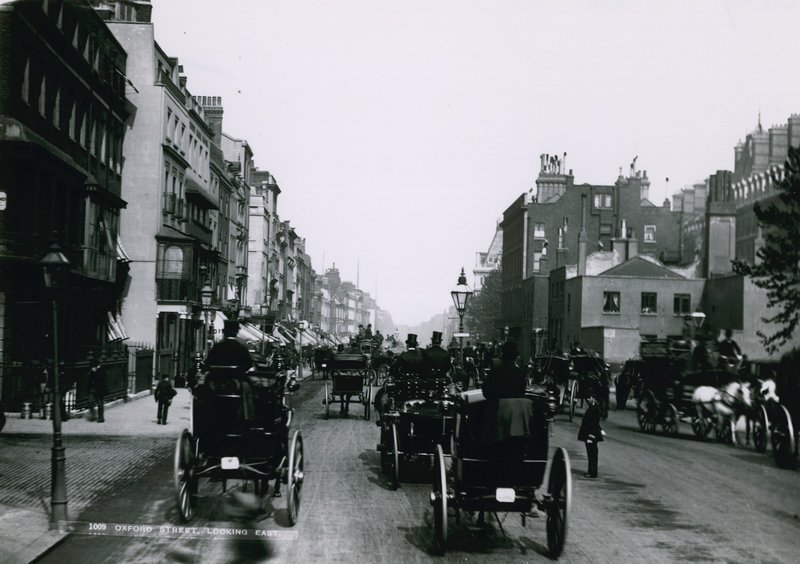 Oxford Street, Londra, guardando a est da English Photographer
