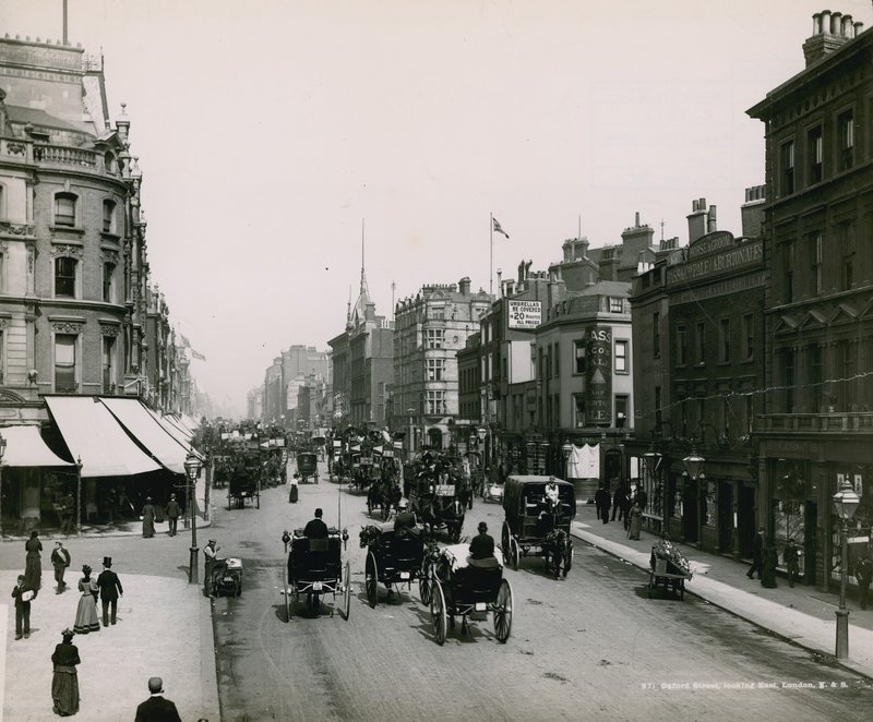 Oxford Street, Londra, guardando a est da English Photographer