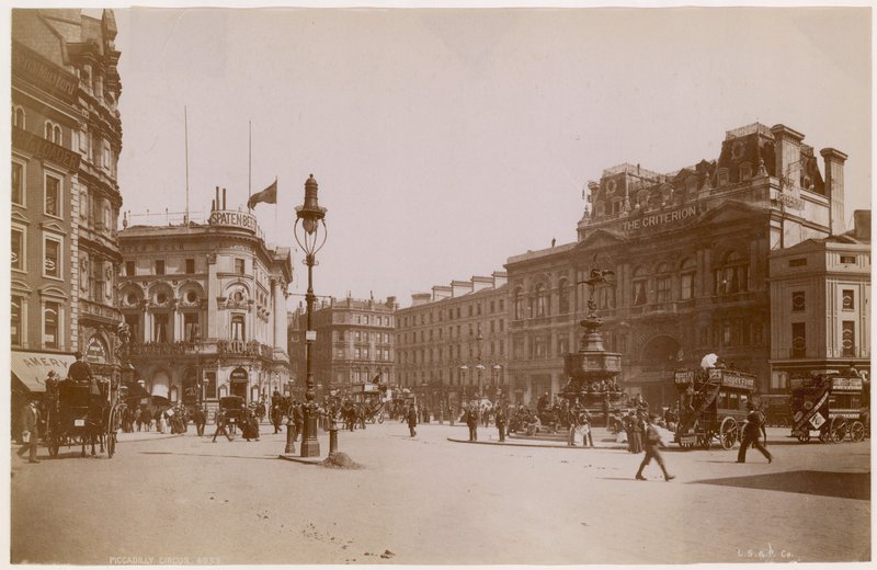 Piccadilly Circus, Londra da English Photographer