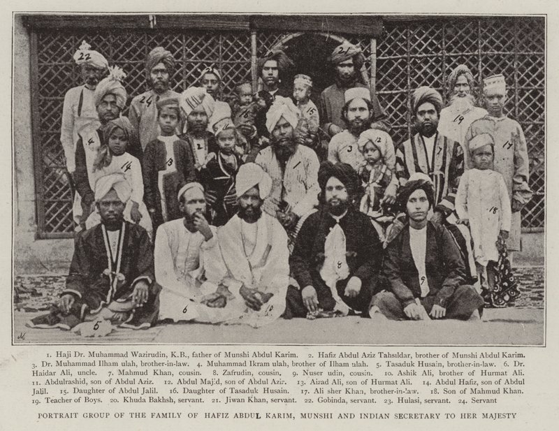 Ritratto di gruppo della famiglia di Hafiz Abdul Karim, Munshi e segretario indiano di Sua Maestà da English Photographer