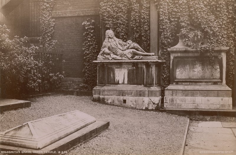 Cartolina con la tomba di Oliver Goldsmith nel Inner Temple da English Photographer