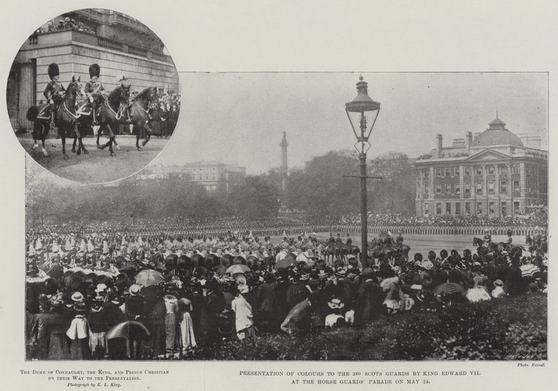 Presentazione dei colori ai 3rd Scots Guards da parte del re Edoardo VII alla parata delle Horse Guards il 24 maggio da English Photographer
