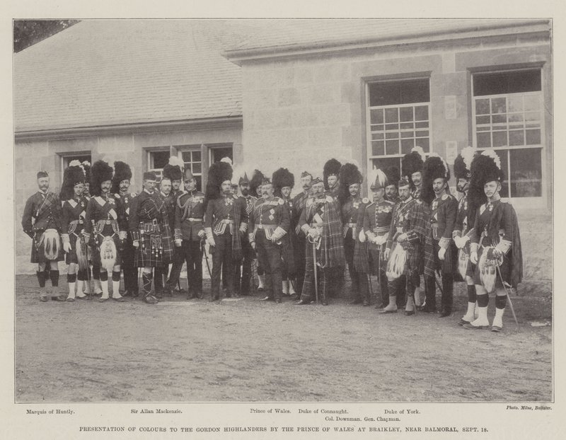 Presentazione dei colori ai Gordon Highlanders da parte del Principe di Galles a Braikley, vicino a Balmoral, 18 settembre da English Photographer