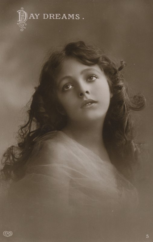 Bella ragazza, sognante da English Photographer