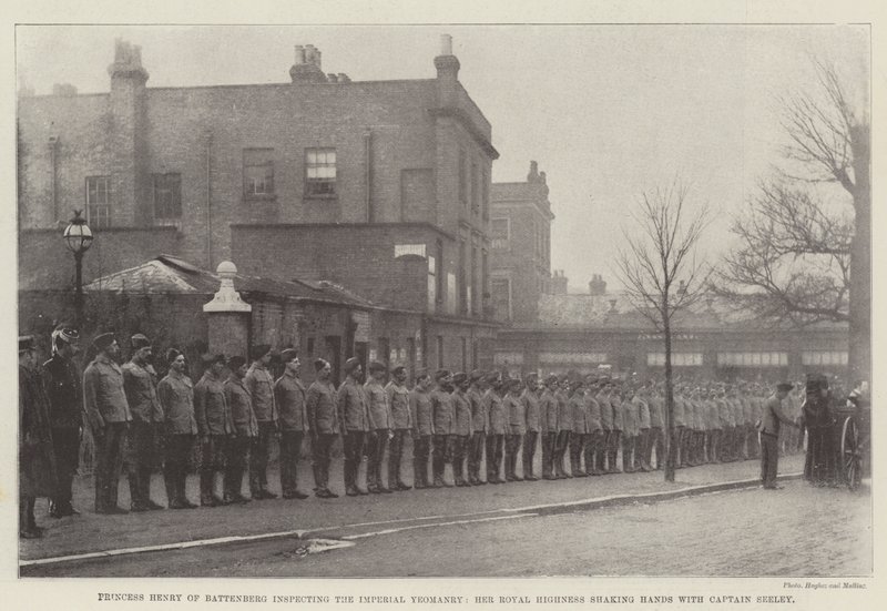 La Principessa Enrico di Battenberg ispeziona la Yeomanry Imperiale, Sua Altezza Reale stringe la mano al Capitano Seeley da English Photographer