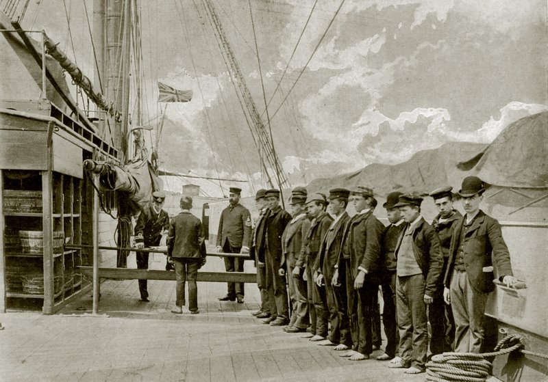 Materia prima per la Royal Navy da English Photographer