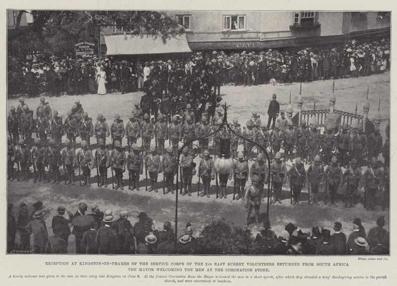 Accoglienza a Kingston-on-Thames del Corpo di Servizio dei 2nd East Surrey Volunteers tornati dal Sudafrica, il sindaco accoglie gli uomini alla Coronation Stone da English Photographer