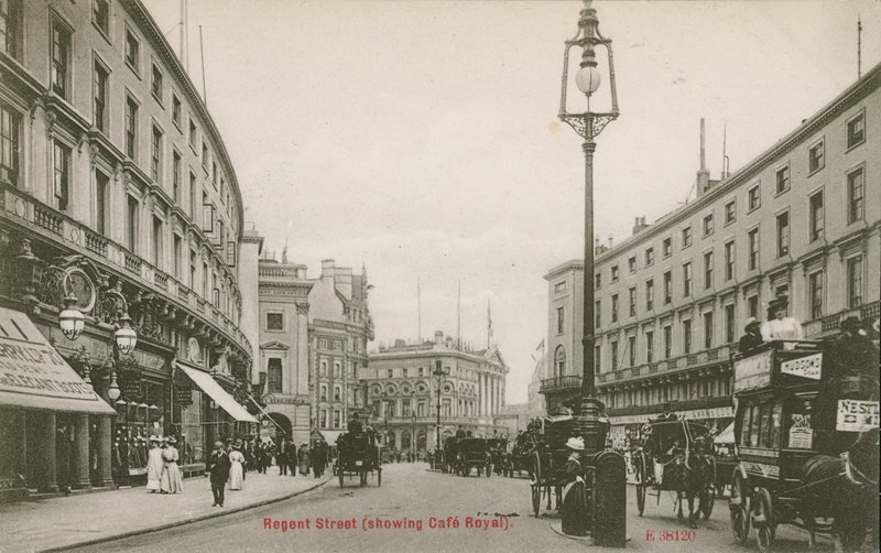 Regent Street, Londra, con il Cafe Royal da English Photographer