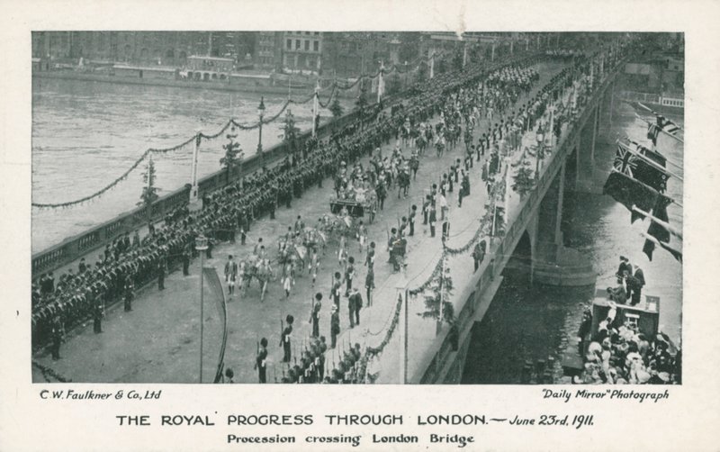 Processione reale che attraversa il Ponte di Londra da English Photographer