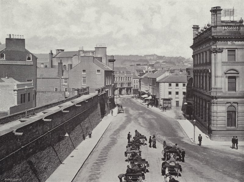 Shipquay Place, Londonderry da English Photographer