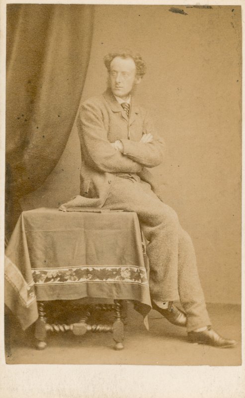 Sir John Everett Millais da English Photographer
