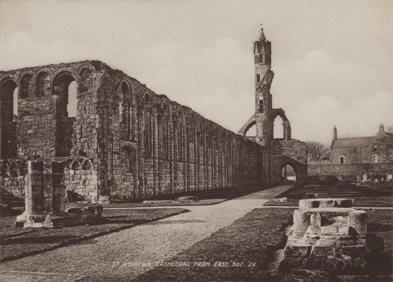 Cattedrale di St Andrews da est da English Photographer